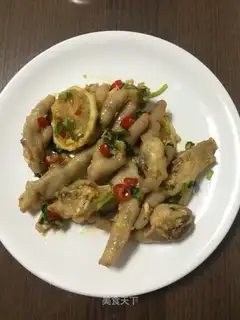 Sour chicken claws