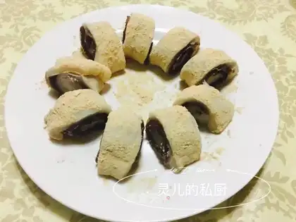 Donkey rolls