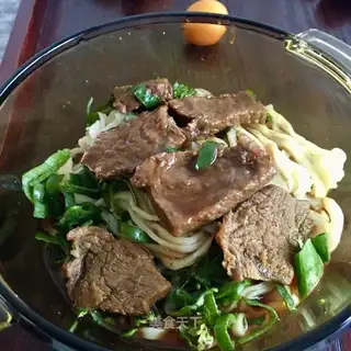 Red beef noodles