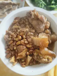 Peanut pig feet