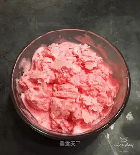 Strawberry milk ice cream