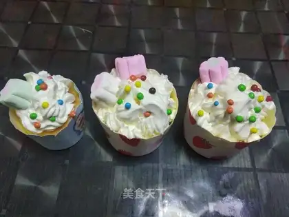 Low sugar cream cake