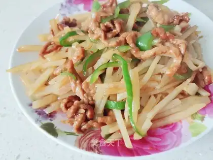 Pepper potatoes, fried meat