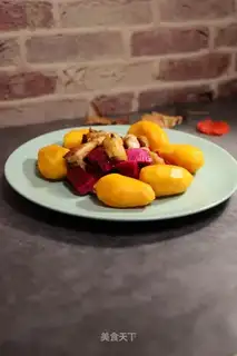 The salsa and fruit
