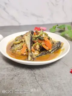 The Red Autumn Fish