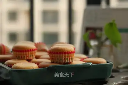 Mini yogurt hot twirl cake
