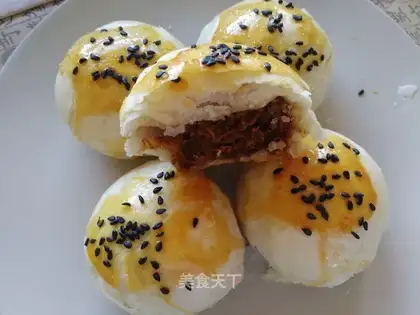 Fresh meat mooncake
