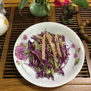 A vegetable salad in ham