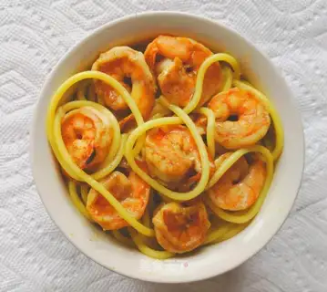 Curry shrimp noodles