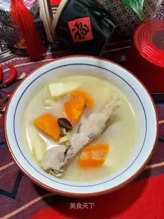 Chicken claw carrot soup