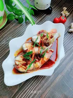 Godmother steamed the fish