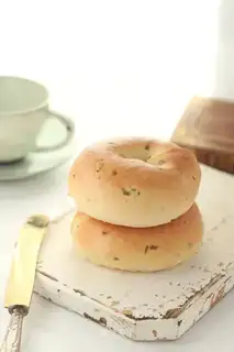 Onion bagels