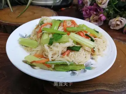 Celery carrot noodles