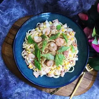 Bacon shrimp cream pasta