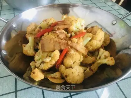 A pot of casserole