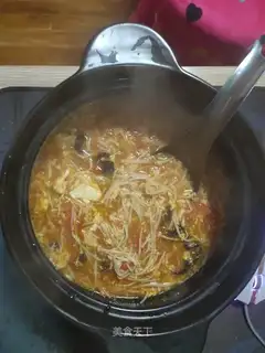 Tomatoes, fungus, omelet soup