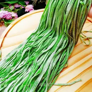 Handy spinach noodles