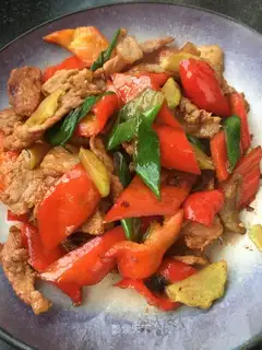 Red pepper fried meat