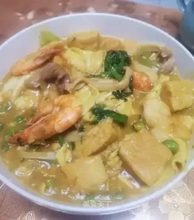 Curry vegetables, seafood soup