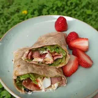 Bacon egg burrito