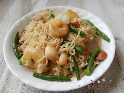 Fried noodles