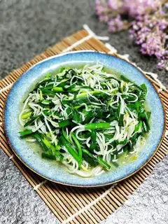 Soccer bean sprouts