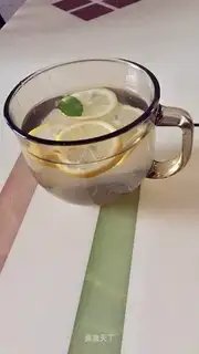 Honey lemonade