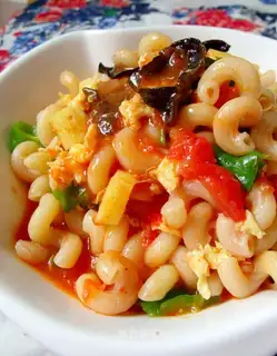 Braised noodles with tomatoes and eggs