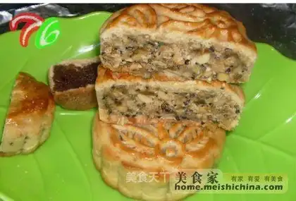 Mid-Autumn Cantonese mooncakes