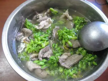 Pig liver and lean meat night fragrant flower soup