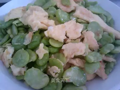 Scrambled egg with broad bean flap