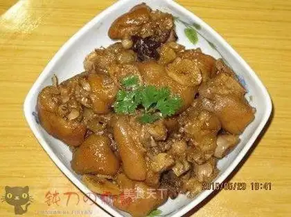 braised pork knuckle