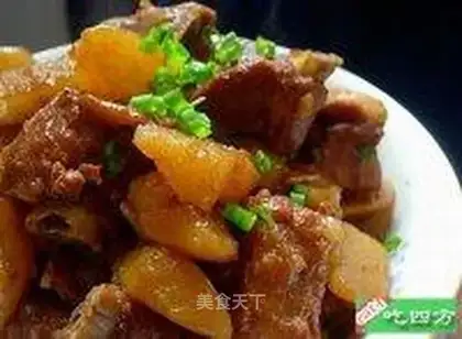 Stewed pork ribs with potatoes