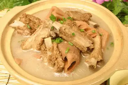 Stewed pork ribs with lotus root
