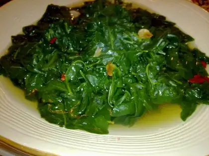 Serve soup with wolfberry
