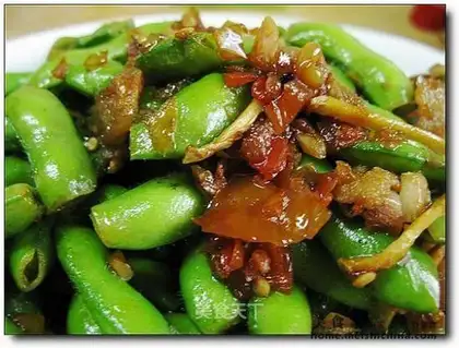 Chopping pepper edamame