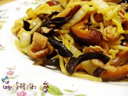 assorted fried noodles