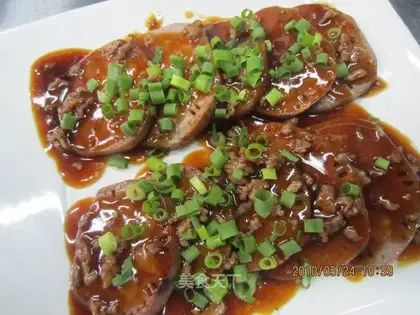 Grilled glutinous rice lotus root with beef sauce