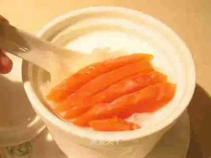 Pure papaya stewed fresh milk