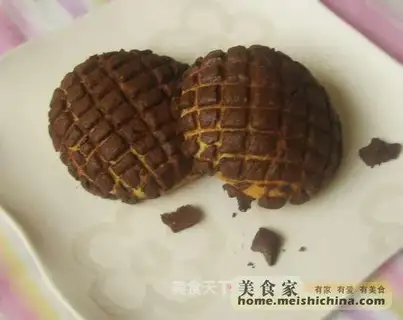 Chocolate pineapple bun