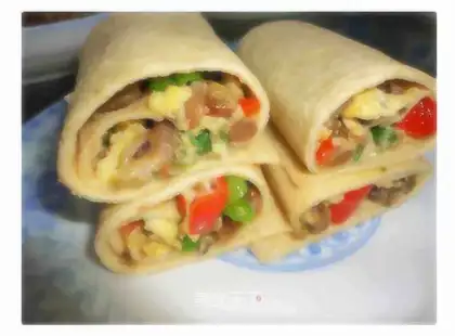 Pancake rolls, salted and dried beans