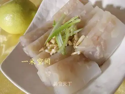 Northern specialty dish pig skin jelly