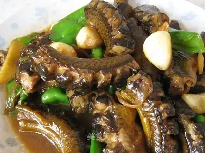 Braised eel section