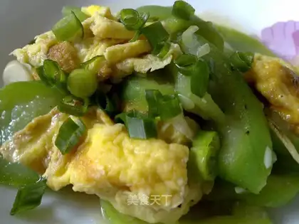 Scrambled eggs with loofah