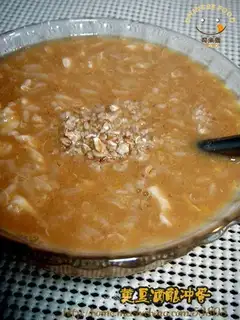 Soy bean wine brewed and washed eggs