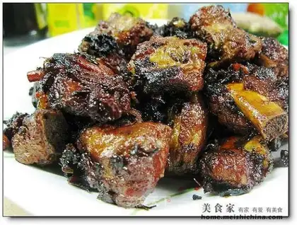 Ribs with dried plum vegetables