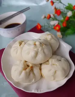 Fresh meat steamed buns