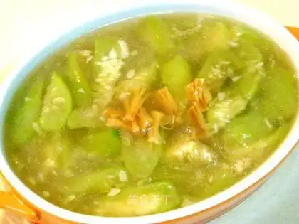 Stewed loofah with scallops
