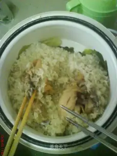 Simple glutinous rice chicken legs