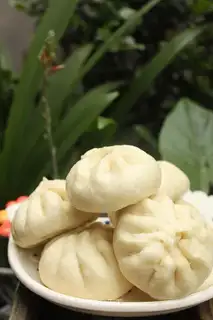 Stewed pork buns with mushroom